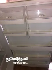  2 ثلاجة ما فيها ولا خدش بتجنن ونظيفة استعمال بسيط جدا السعر جيد وطري