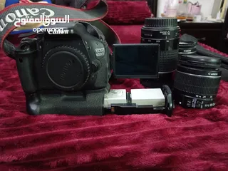  3 كاميرا كانون600D مع جميع ملحقاتها