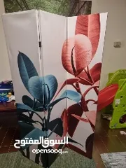  1 قاطع او فاصل خشبي وقماش