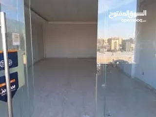  2 قاعة تصلح معرض / مشغل / أو مخزن