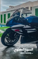  4 للبيع Suzuki Gsxr1000 موديل 2014 بحالة ممتازة جدً