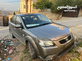 2 كيا ريو 2011