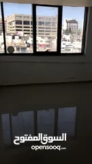 4 مكتبين جنب بعض
