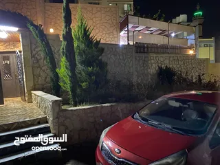  16 بيت مستقل للبيع