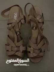  2 women shoes