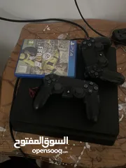  1 بلاستيشن 4سلم مع يدين أصليات و سيدي فيفا2017