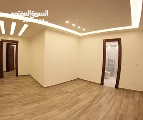  10 شقة ملوكية شبه ارضي مساحة 626م -داخلي 300م -حديقة 326م تشطيبات فلل-الحويطي-طريق المطار - رمضان اسكان