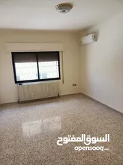  3 شقة فارغة - الجبيهة - 3نوم1ماستر - ارضية - حديقة