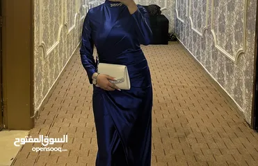  11 فستان أزرق ملبوس مره وحده فقطططط  قياس L (40) بسطللل عاللبس