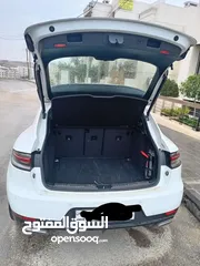  1 porche macanبورش ماكان للبيع