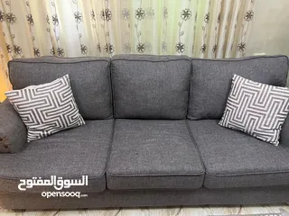  10 عفش بيت كامل مع الكهربائيات بحالة جيدة بداعي السفر الرجاء من الاخوة التجار عدم الاتصال بدون احراج