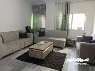  1 طقم كنب مستعمل خفيف عشر مقاعد مرتب