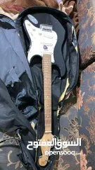  1 جيتار كهربائي