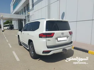  10 DHS 248000/= 2022 LAND CRUISR GX4 3.5 L TURBO GCC ( خليجي  تحت الضمان الفطيم ماشي فقط 16000 كم )