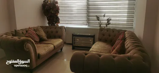  6 طقم كنب مكون من كنبايتان