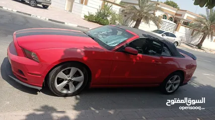  3 Ford Mustang 2014 convertable