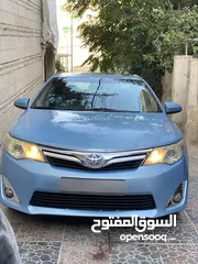  1 تويوتا كامري أعلى صنف للبيع بسعر مغري موجودة في عمان