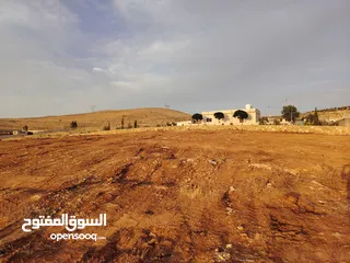  30 ارض مميزه جدا 3 دونمات ونصف قرب اتستراد جرش