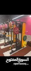  2 أجهزة نوادي مرتبه سميث وسكوات وكامل الاضافات