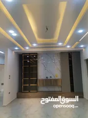  2 شقق 170م+205م للبيع على شارع البترا شرق اربد مول قراند وكازيه الرجوب