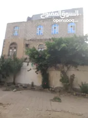  2 بيت شعبي ثلاث أدوار للبيع والارضية للبيع 4 لبن في صنعاء