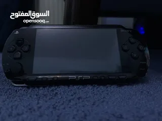  1 PSP شبه جديد نظيفة مع العاب