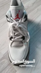  1 بوت air Jordan 4 لبسه واحده طلع كبير لانو نمرة 45 بسعر حرق 25 دينار  الموقع عمان تلاع العلي قريب من