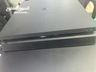  2 Playstation 4 slim مستعمل بحالة ممتازة للبيع