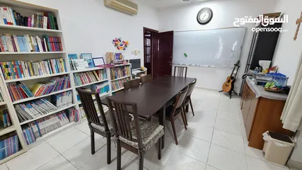  6 Good quality dining table and 7 chairs