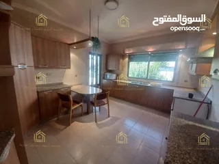  2 شقة فارغة للايجار دير غبار 200م