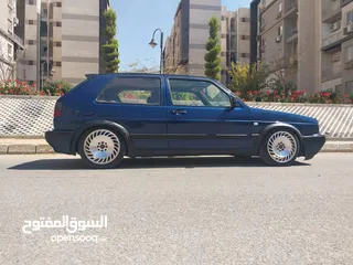  1 جولف 2 كوبيه gti فبريكه دواخل و سقف و كبوت و شنطه من الخارج