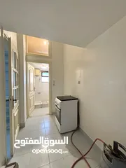  21 شقة الأحلام في أم أذينة الغربية – خصوصية، إطلالات، وأناقة بلا حدود