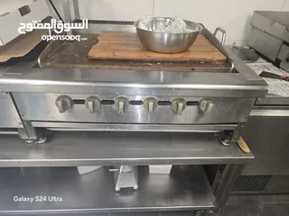  4 عدة مطعم برغر وبيتزا كاملا للبيع بسبب الاغلاق