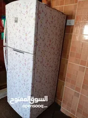  1 ثلاجه نوع توشيبا