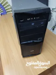  1 جهاز كمبيوتر مكتبي و العاب خفيفة  اقرء الوصف مشان توخد فكرة