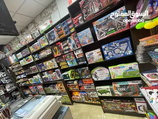  1 مكتبة وألعاب