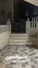 11 شقه للبيع وسط البلد مع مدخل مستقل