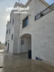  12 بيت للبيع كاش