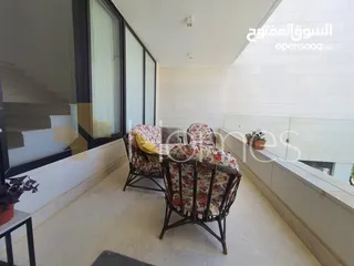  9 فيلا مع مسبح للبيع في طريق المطار بمساحة بناء 940م