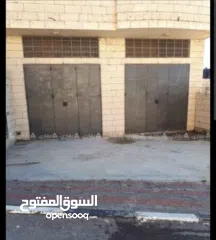  1 مخازن للايجار في تفوح .بعد دوار القدس .شارع رئيسي