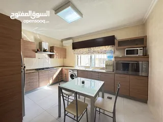  9 شقة مفروشة للإيجار 200م2 ( Property 40418 )-175089930