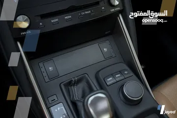  17 Lexus IS300H 2018 - للبيع