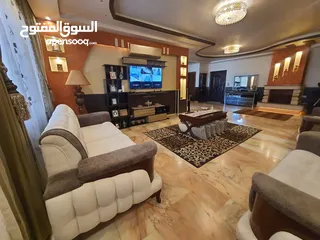  26 شقة ارضية بحي الصحابة مميزة بمساحة 180 داخلي و 40 متر ترس  مغلق بقرميد و شبابيك دبل جلاس