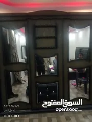  4 وغرفه نوم مجوز ما فيهاش اي خدش للبيع مستخدمه شهر والكنبايات معاها والخزانه غرفه نوم كامله مش ناقصها