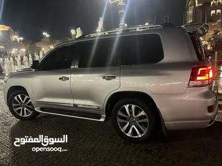  4 Toyota Land Cruiser Vxr 5.7 2016