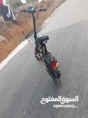  2 بسكليت كهربا للبيع بحق الله سعره من نوع TOAO