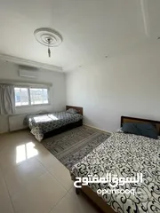  18 شقة للإيجار 250م2 في الجبيهة مع اطلالة على شارع الاردن
