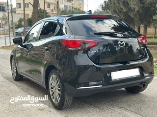  3 Mazda 2  Model 2021