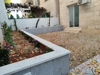  17 شقة مع حديققققة فخمه جديده مفروشة للإيجار في عين منجد