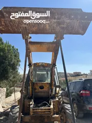  3 جرافه jcbللبيع بحاجه لماتور